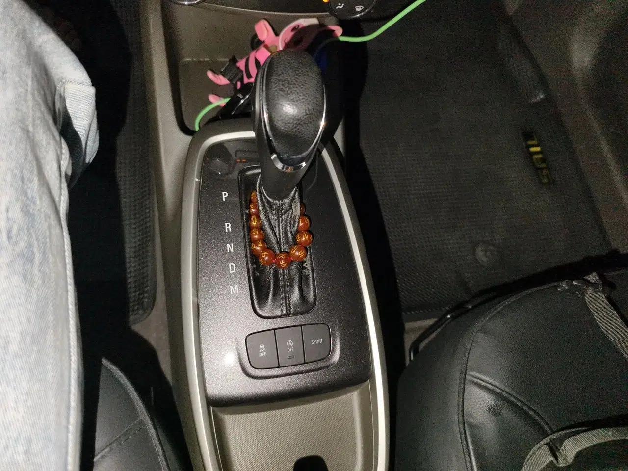 Chevrolet Lova RV 2016 1.5L Automatic Comfort Edition — миниатюра 14