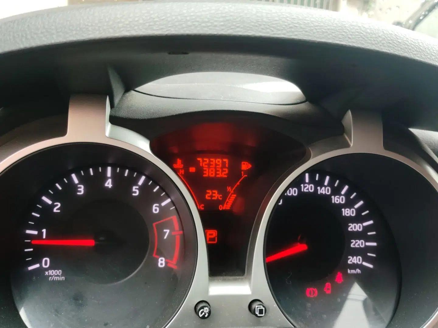 Infiniti ESQ 2014 1.6L Spontaneous Edition — миниатюра 11