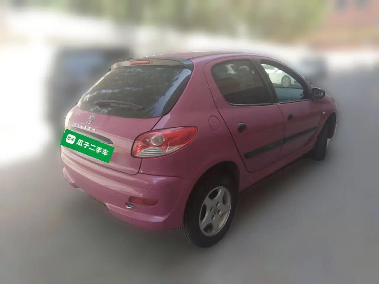 Peugeot 207 2011 Hatchback 1.4L Manual Yule Edition — миниатюра 6