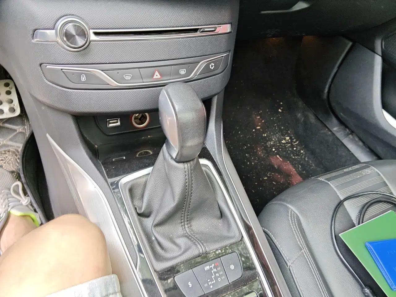 Peugeot 308S 2015 1.6T Automatic Ruichi Edition — миниатюра 14