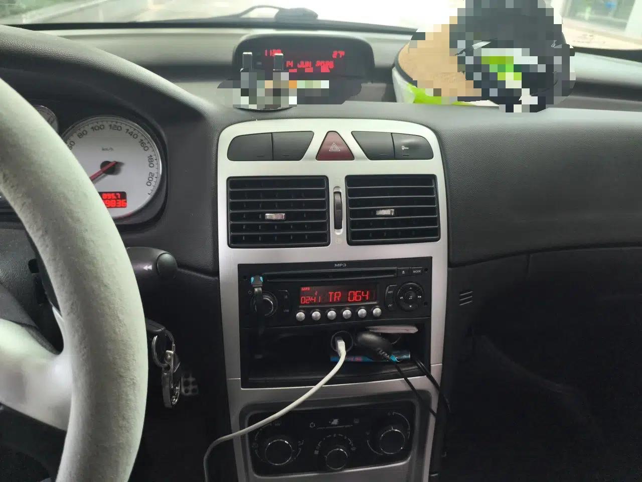 Peugeot 307 2013 1.6L Automatic CROSS — миниатюра 13