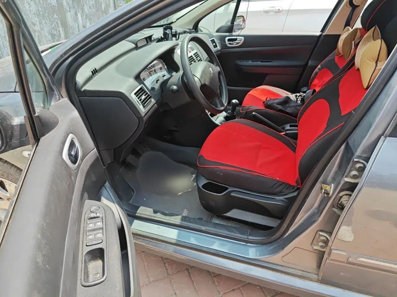 Peugeot 307 2010 Sedan 1.6L Manual Comfort Edition — миниатюра 16