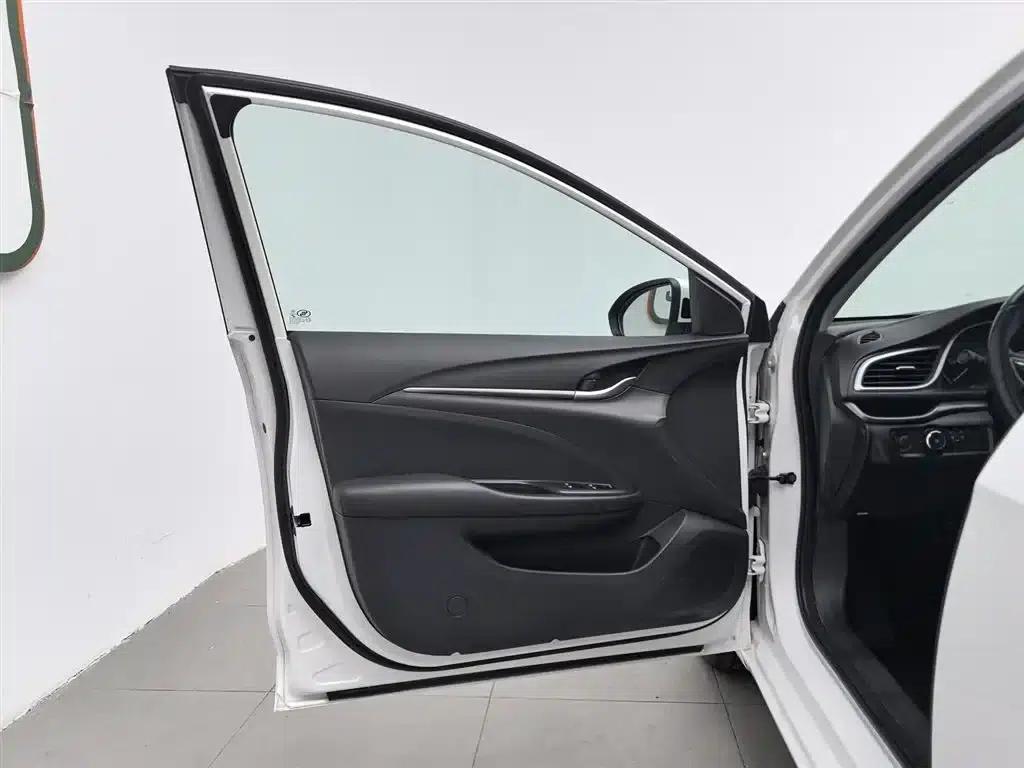 Buick Verano 2018 18T Automatic Elite — миниатюра 8