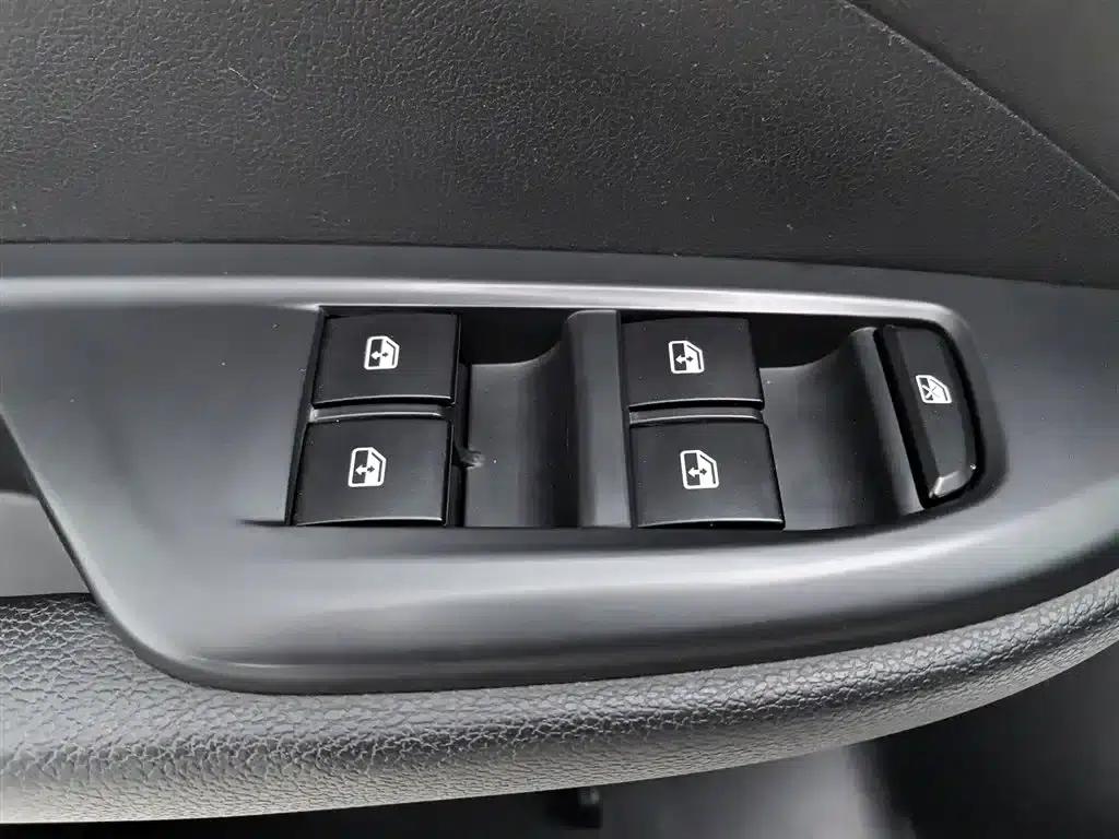Buick Verano 2018 18T Automatic Elite — миниатюра 9