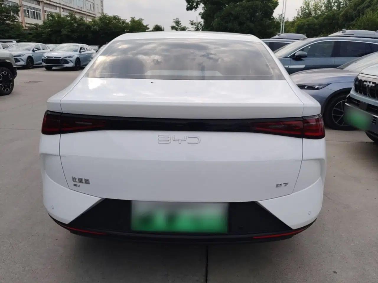 BYD e7 2025 Model 520 Smart Travel Edition — миниатюра 5