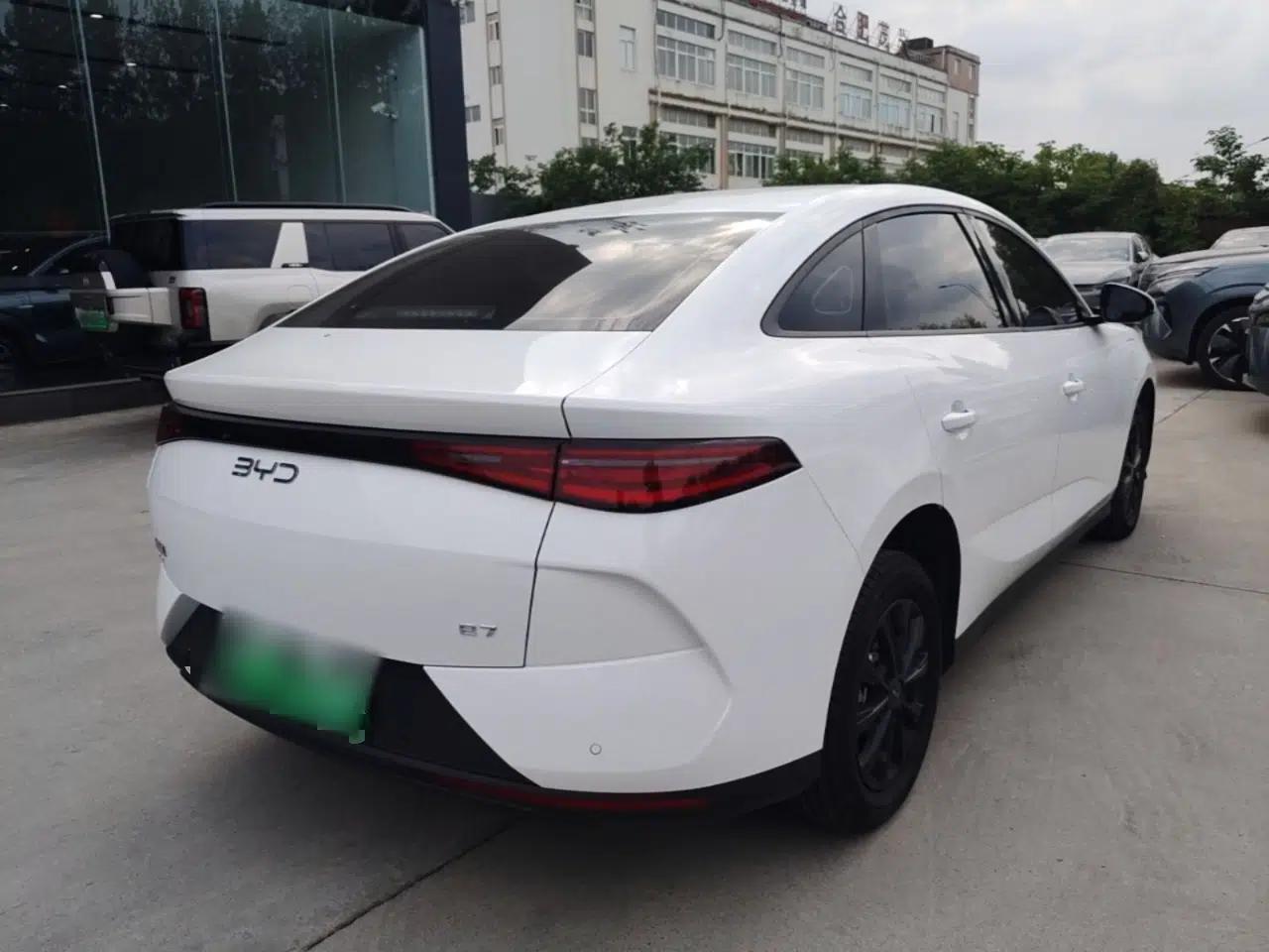 BYD e7 2025 Model 520 Smart Travel Edition — миниатюра 6