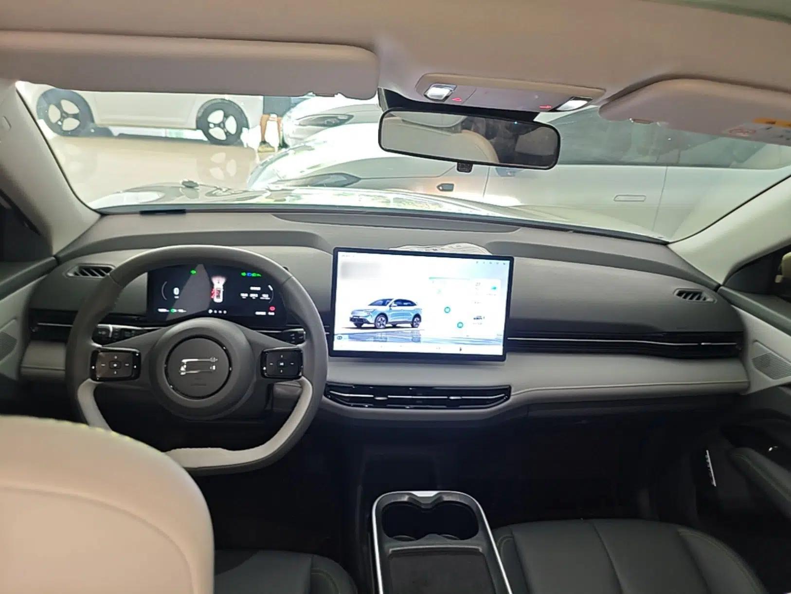 Bestune Yueyi 03 2025 565km Enjoy Edition — миниатюра 12