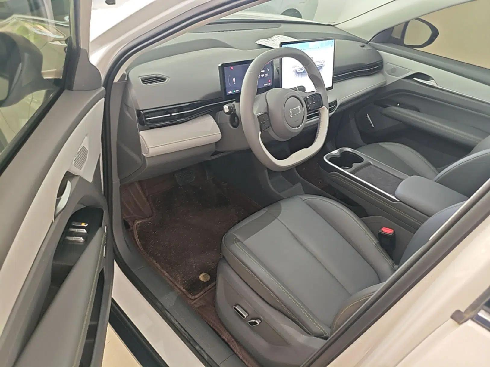 Bestune Yueyi 03 2025 565km Enjoy Edition — миниатюра 18