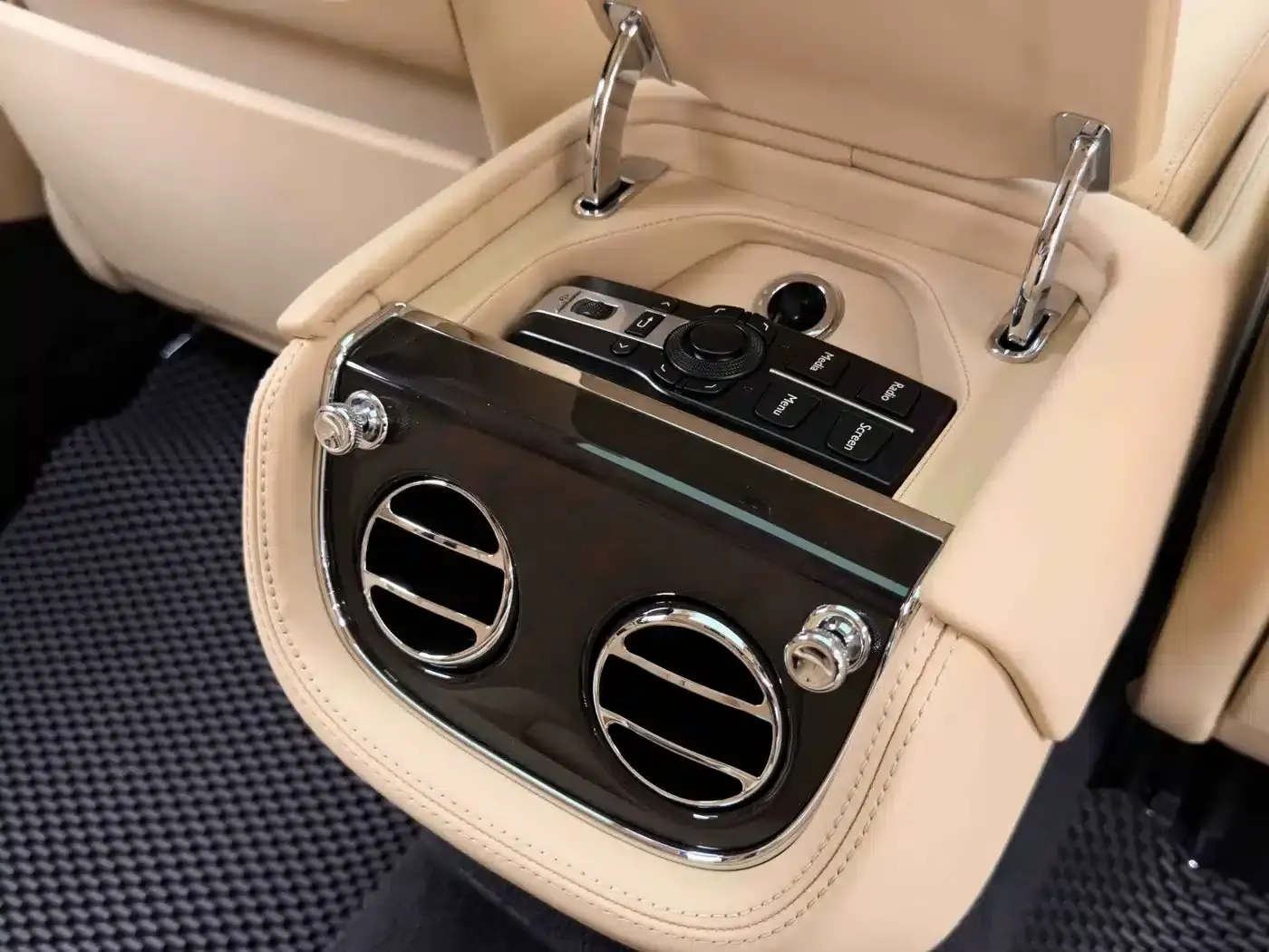 2013 Mulsanne 6.8T Mulliner Special Edition — миниатюра 31