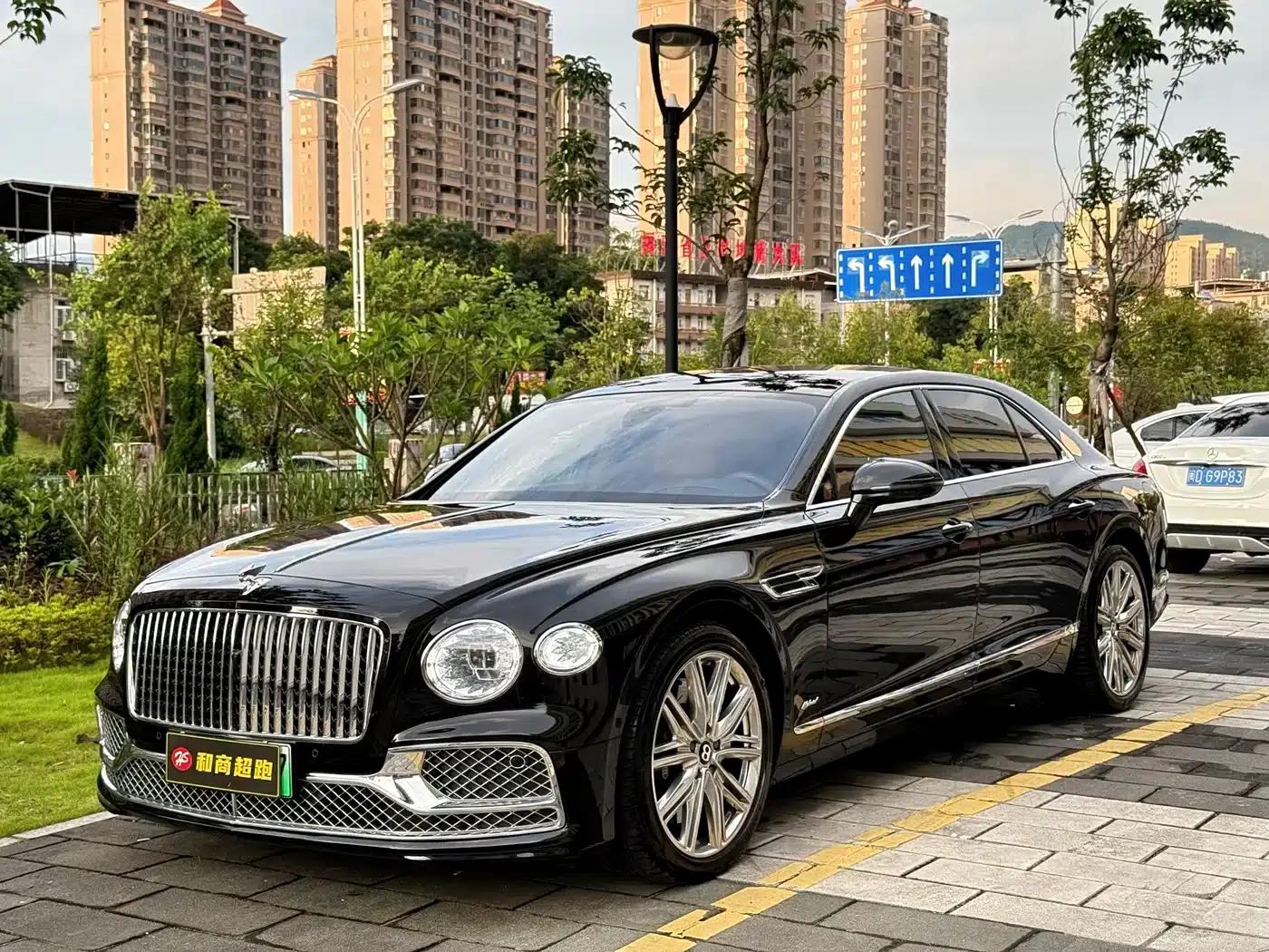 2022 Flying Spur Plug-in Hybrid 2.9T V6 — миниатюра 2