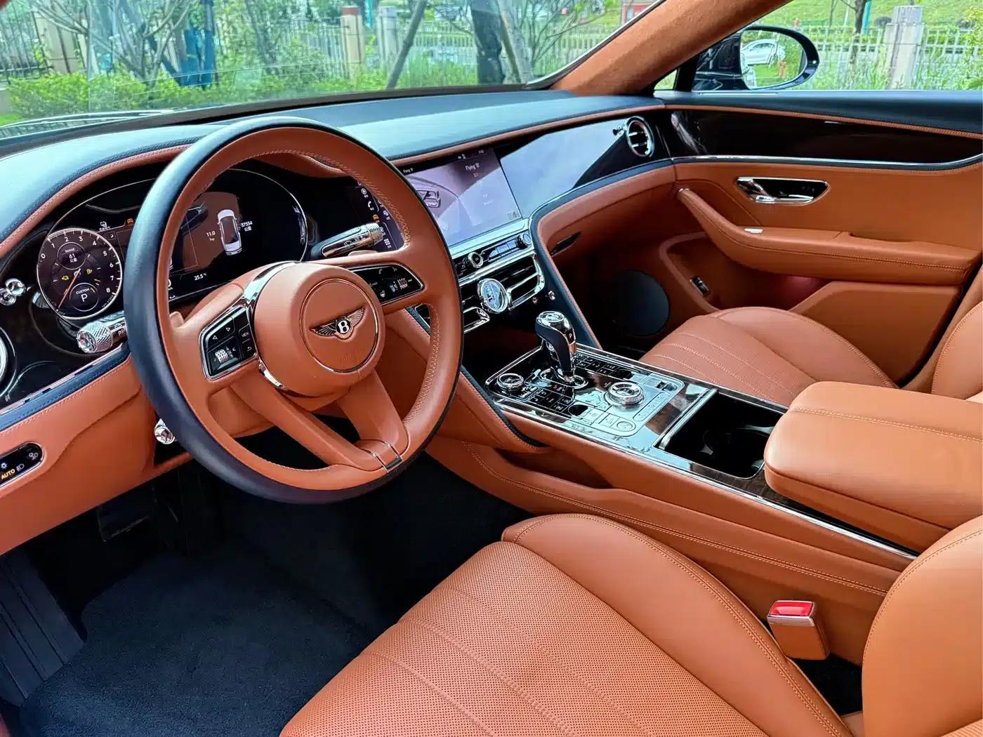 2022 Flying Spur Plug-in Hybrid 2.9T V6 — миниатюра 7