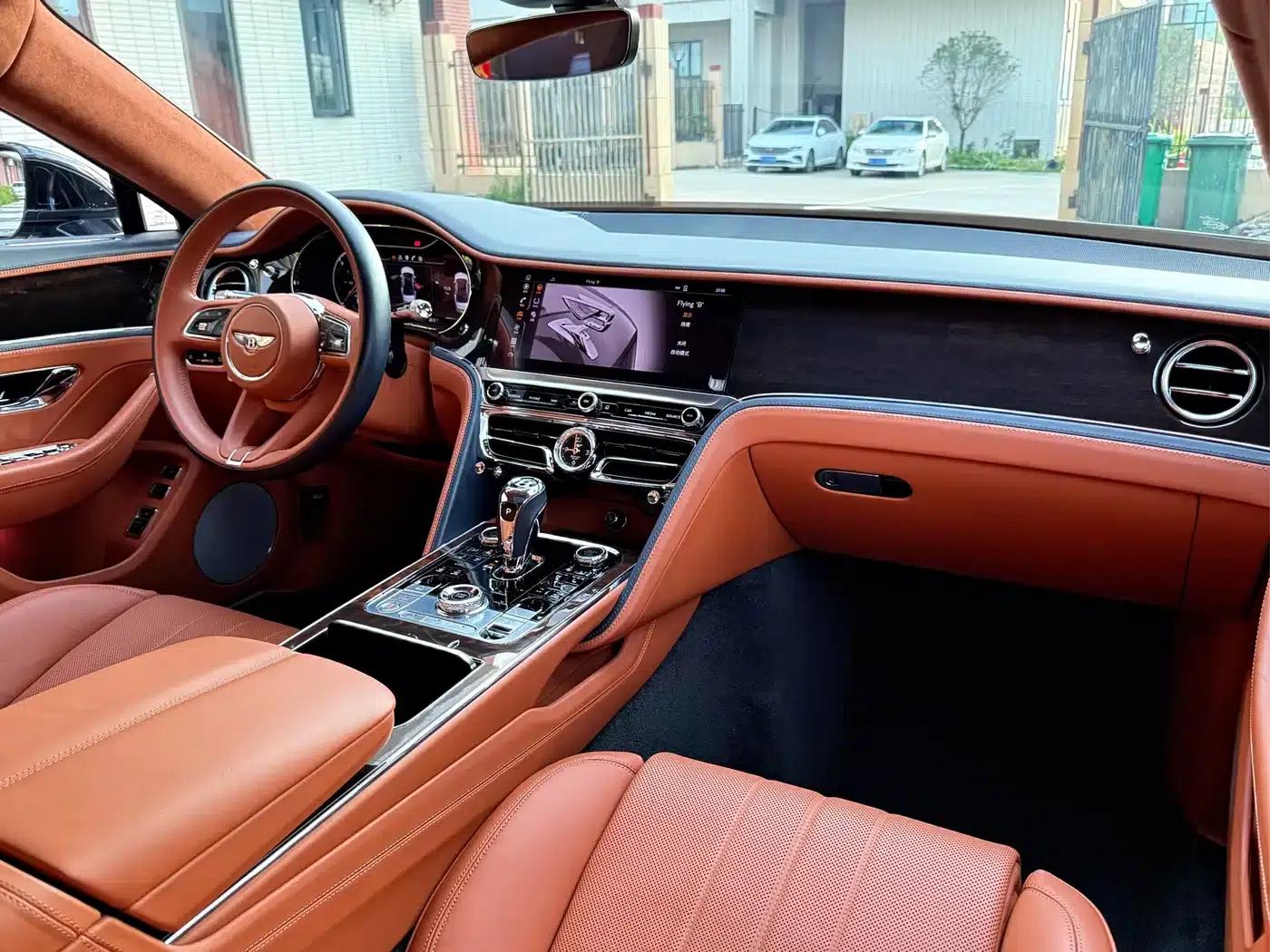2022 Flying Spur Plug-in Hybrid 2.9T V6 — миниатюра 8