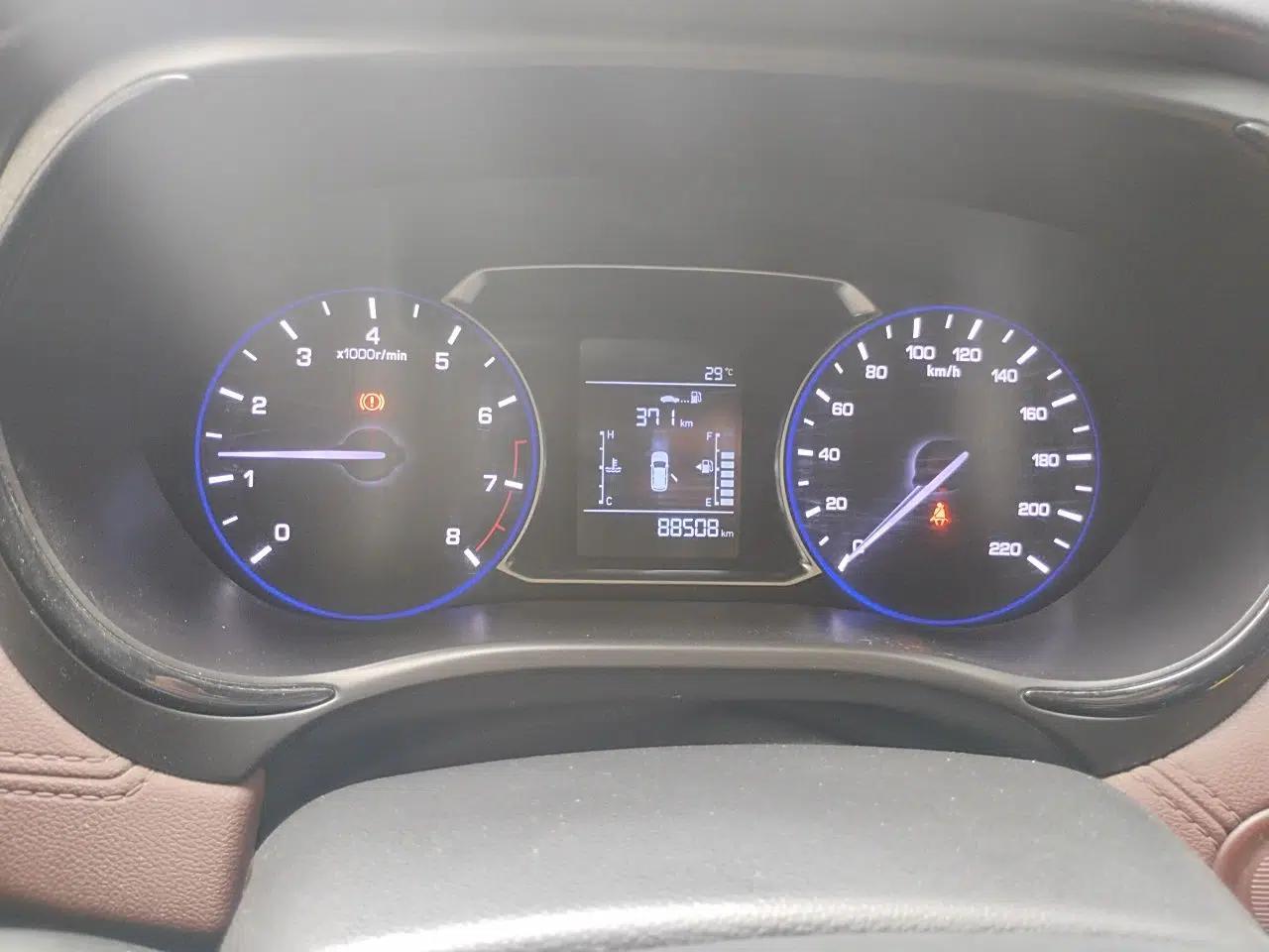 CHANGAN Lingxuan 2017 1.6L Manual Happiness Edition — миниатюра 11