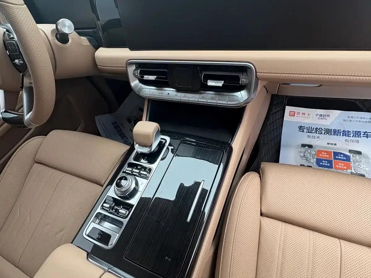 Beijing BJ60 Extended Range 2024 Model, 5-Seater Extended Range Advanced Edition — миниатюра 8