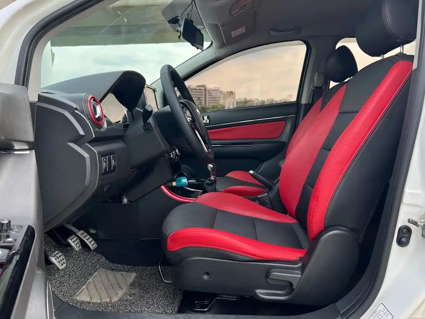 2015 Senova X25 1.5L Manual Comfort Model — миниатюра 4