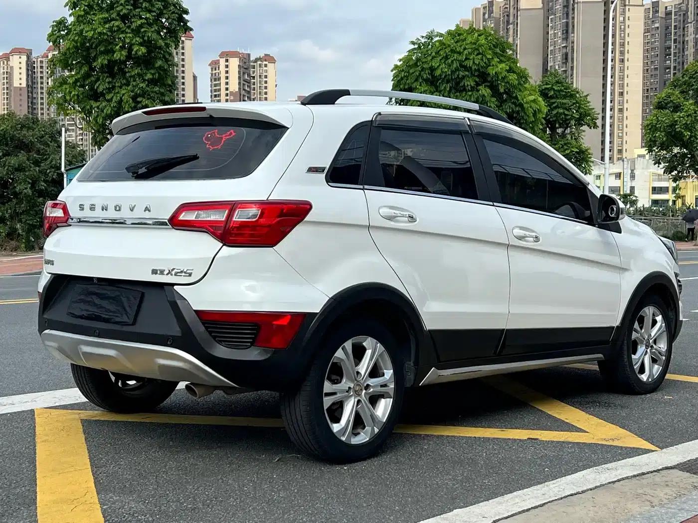 2015 Senova X25 1.5L Manual Comfort Model — миниатюра 7