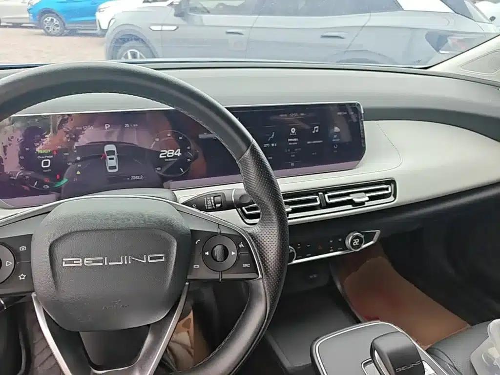 Beijing EU5 PLUS 2023 R500 Premium Edition — миниатюра 10