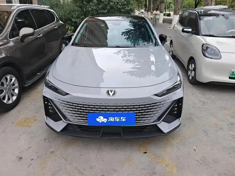 Changan UNI-V Smart Electric iDD 2023 Model, Smart Electric iDD 1.5T, 113km/h Smart Cool Edition — миниатюра 2