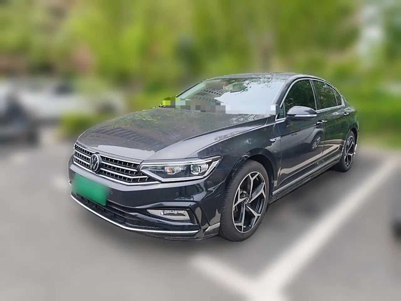 Volkswagen Magotan 2023 2 Million Units Commemorative Edition 330TSI DSG Luxury Version — миниатюра 1