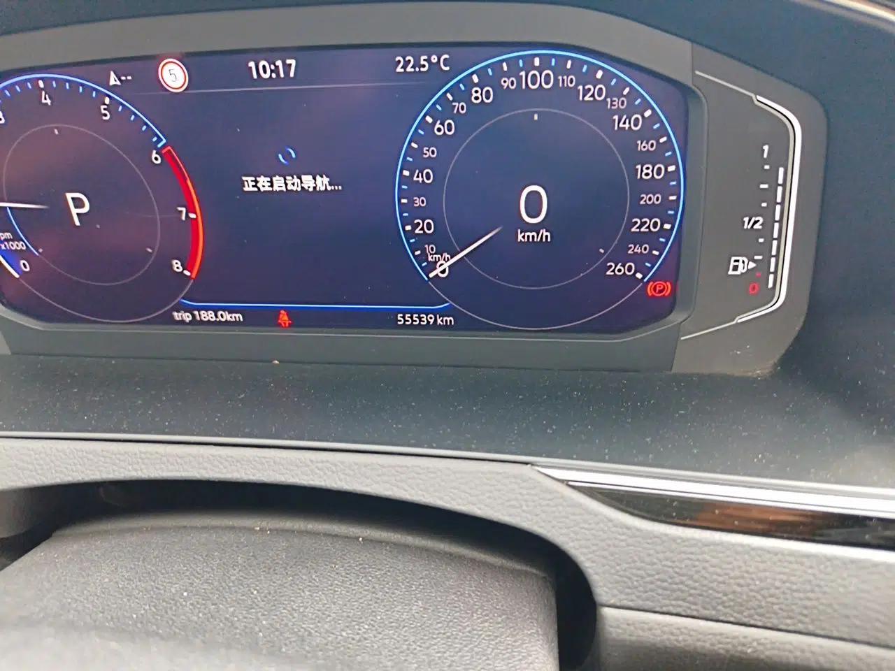 Volkswagen Magotan 2023 2 Million Units Commemorative Edition 330TSI DSG Luxury Version — миниатюра 12