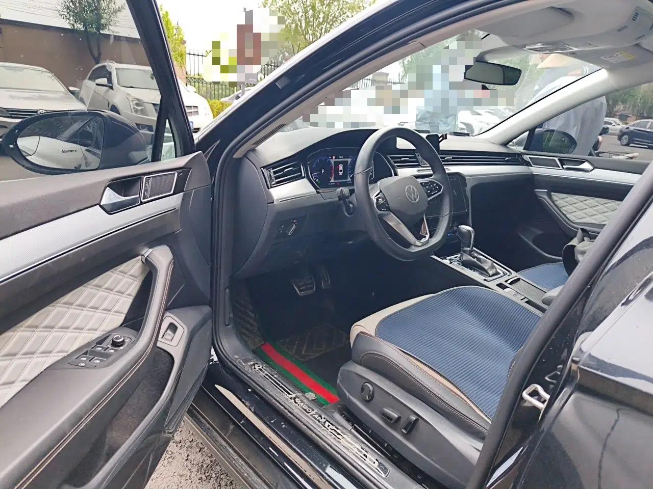 Volkswagen Magotan 2023 2 Million Units Commemorative Edition 330TSI DSG Luxury Version — миниатюра 16