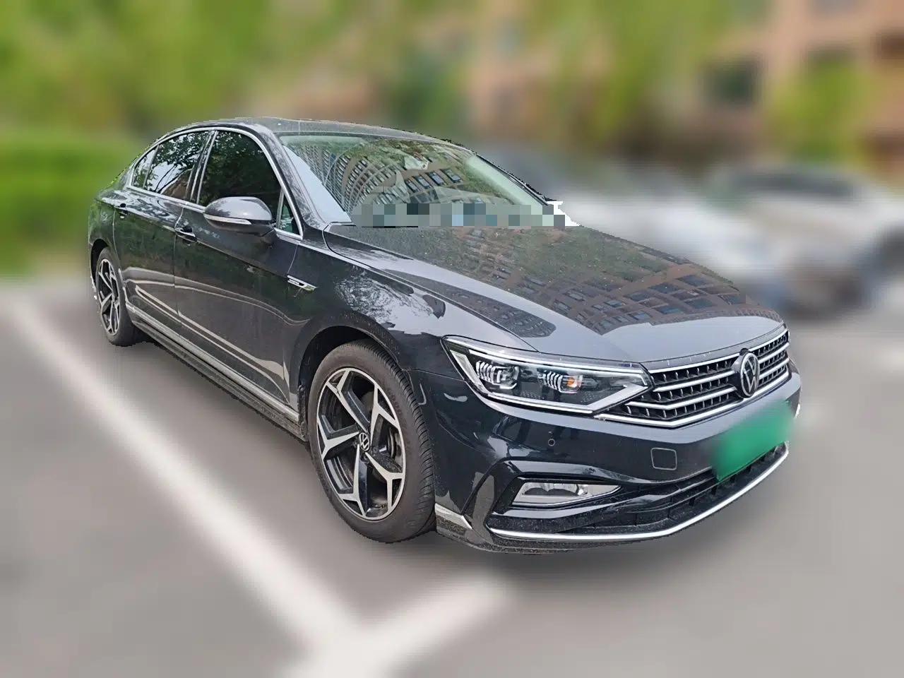 Volkswagen Magotan 2023 2 Million Units Commemorative Edition 330TSI DSG Luxury Version — миниатюра 3