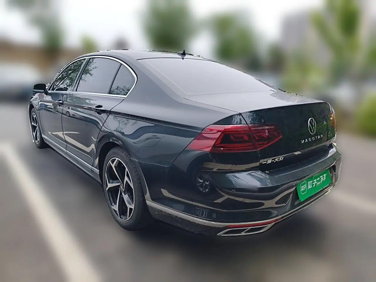 Volkswagen Magotan 2023 2 Million Units Commemorative Edition 330TSI DSG Luxury Version — миниатюра 4