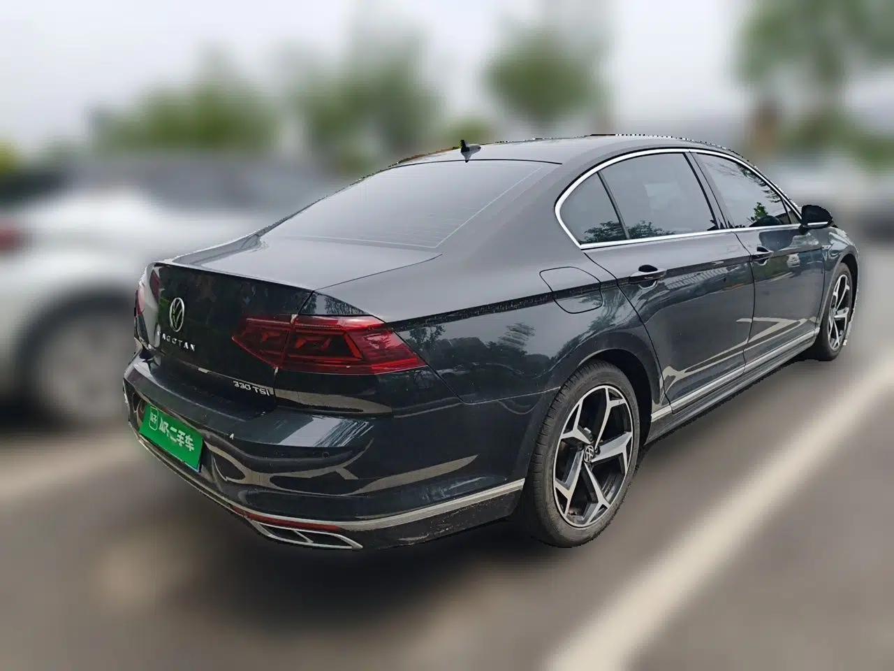Volkswagen Magotan 2023 2 Million Units Commemorative Edition 330TSI DSG Luxury Version — миниатюра 6