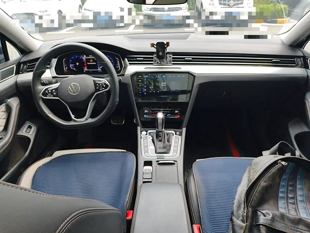 Volkswagen Magotan 2023 2 Million Units Commemorative Edition 330TSI DSG Luxury Version — миниатюра 9