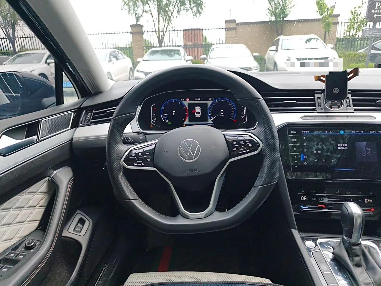 Volkswagen Magotan 2023 2 Million Units Commemorative Edition 330TSI DSG Luxury Version — миниатюра 10
