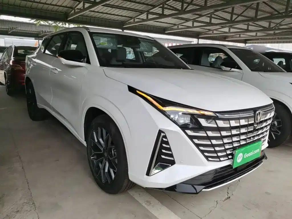 Changan UNI-Z New Energy 2025 Model: Smart New Blue Whale, 125km/h, Battleship+ — миниатюра 4