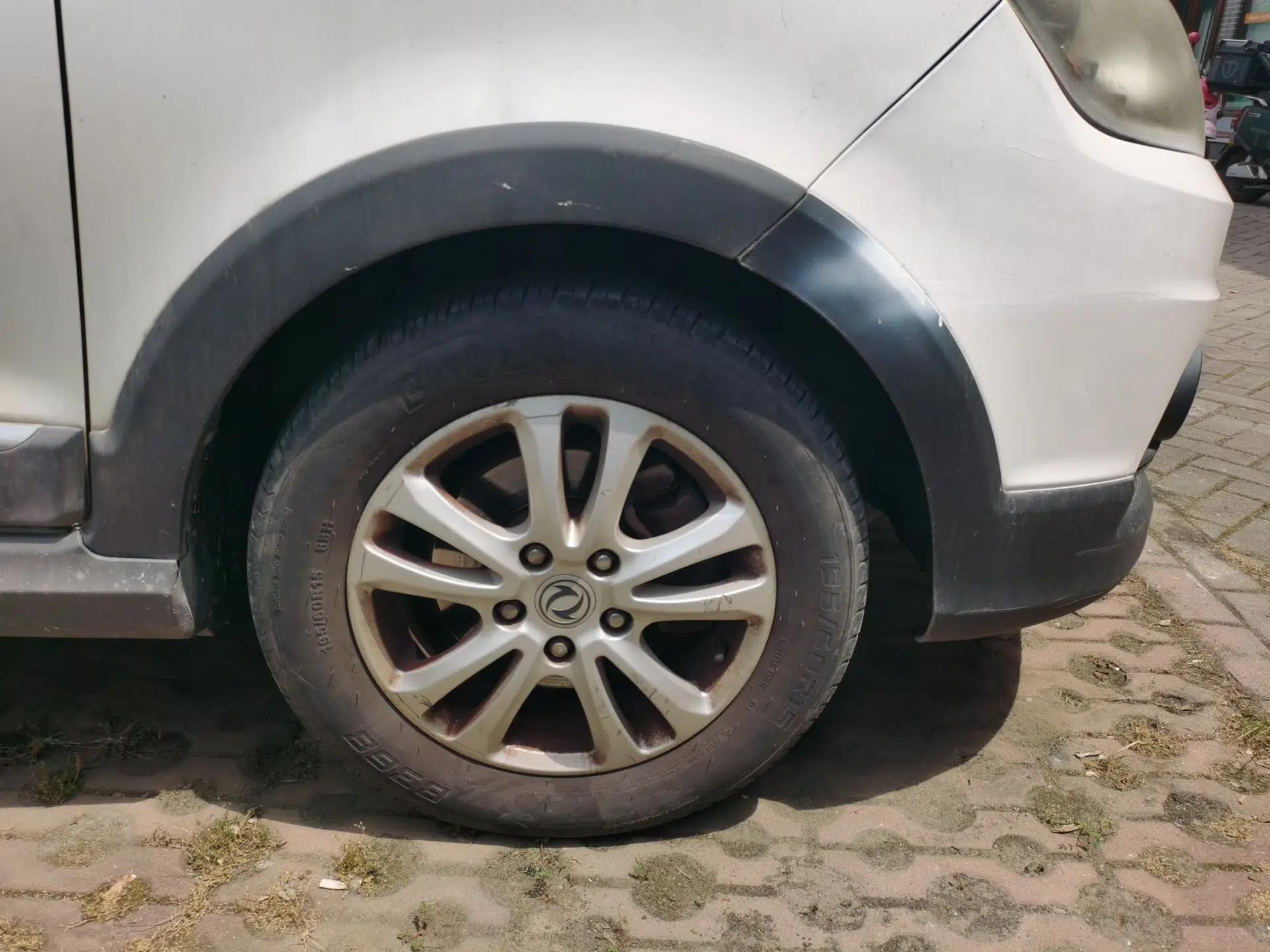 Dongfeng Fengon 360 2015 1.5L Manual Luxury 7-Seater China IV Standard — миниатюра 8