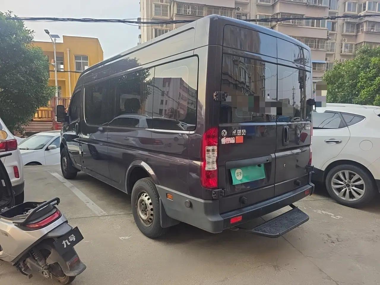 Dongfeng Yufeng 2021 2.0T Power King Front-Drive Logistics Vehicle Long Wheelbase Mid-Roof Design 6–9 Seats China VI Emission Standard ZD20 — миниатюра 4