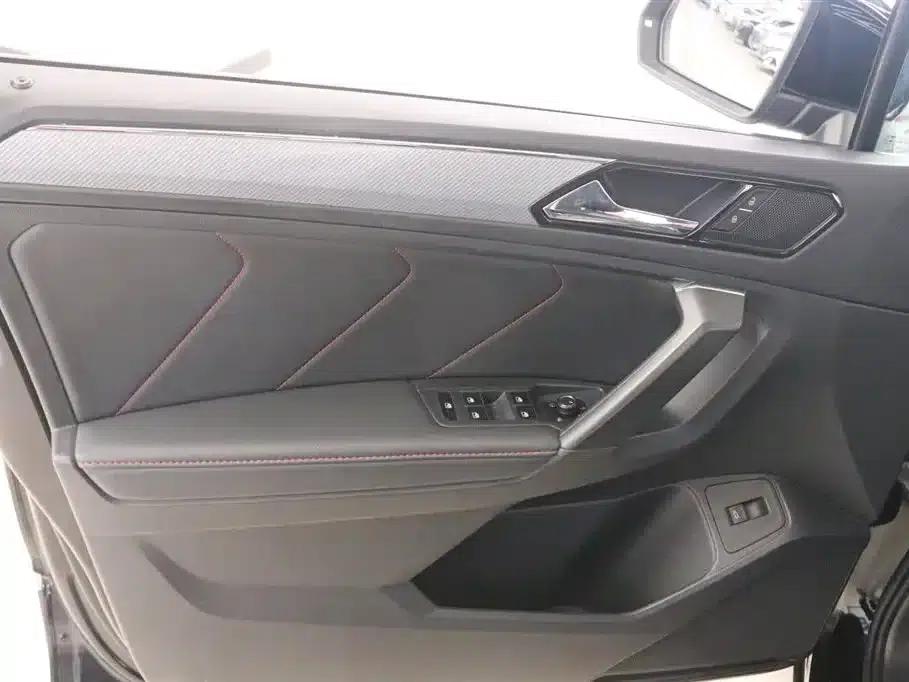 Tiguan X 2021 330TSI 2WD Flagship Edition — миниатюра 12