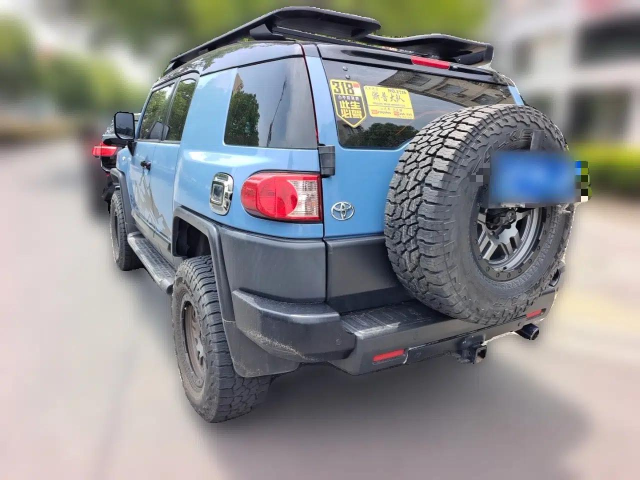 Toyota FJ Cruiser 2013 4.0L — миниатюра 4