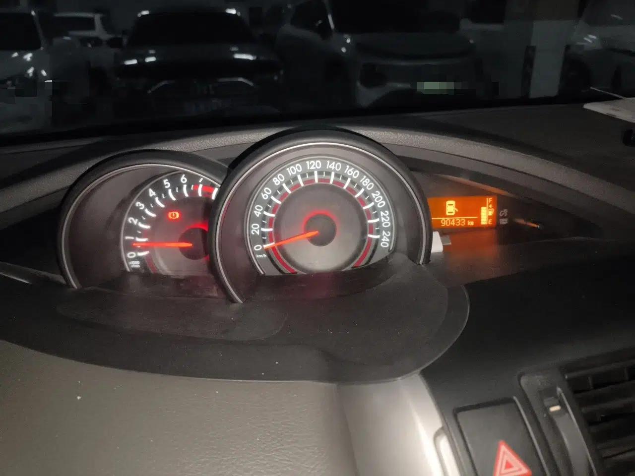 Toyota Verso 2014 Starlight 180E CVT Elite Edition — миниатюра 11