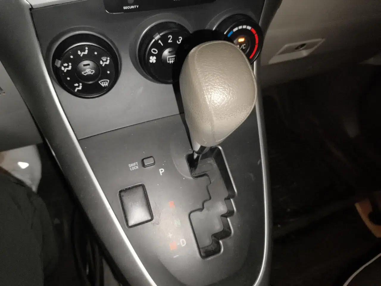 Toyota Verso 2014 Starlight 180E CVT Elite Edition — миниатюра 14