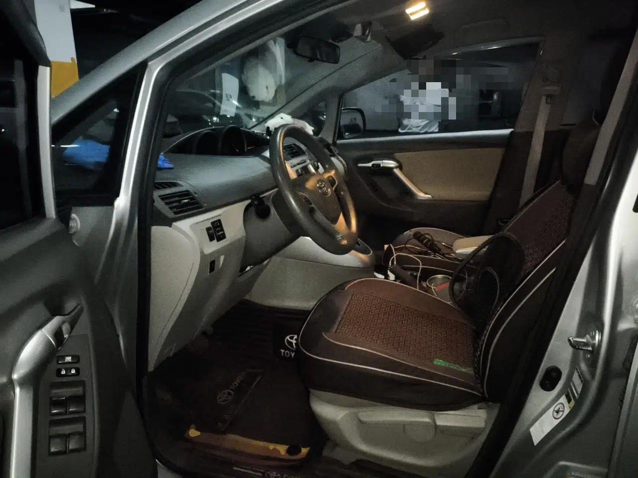 Toyota Verso 2014 Starlight 180E CVT Elite Edition — миниатюра 16