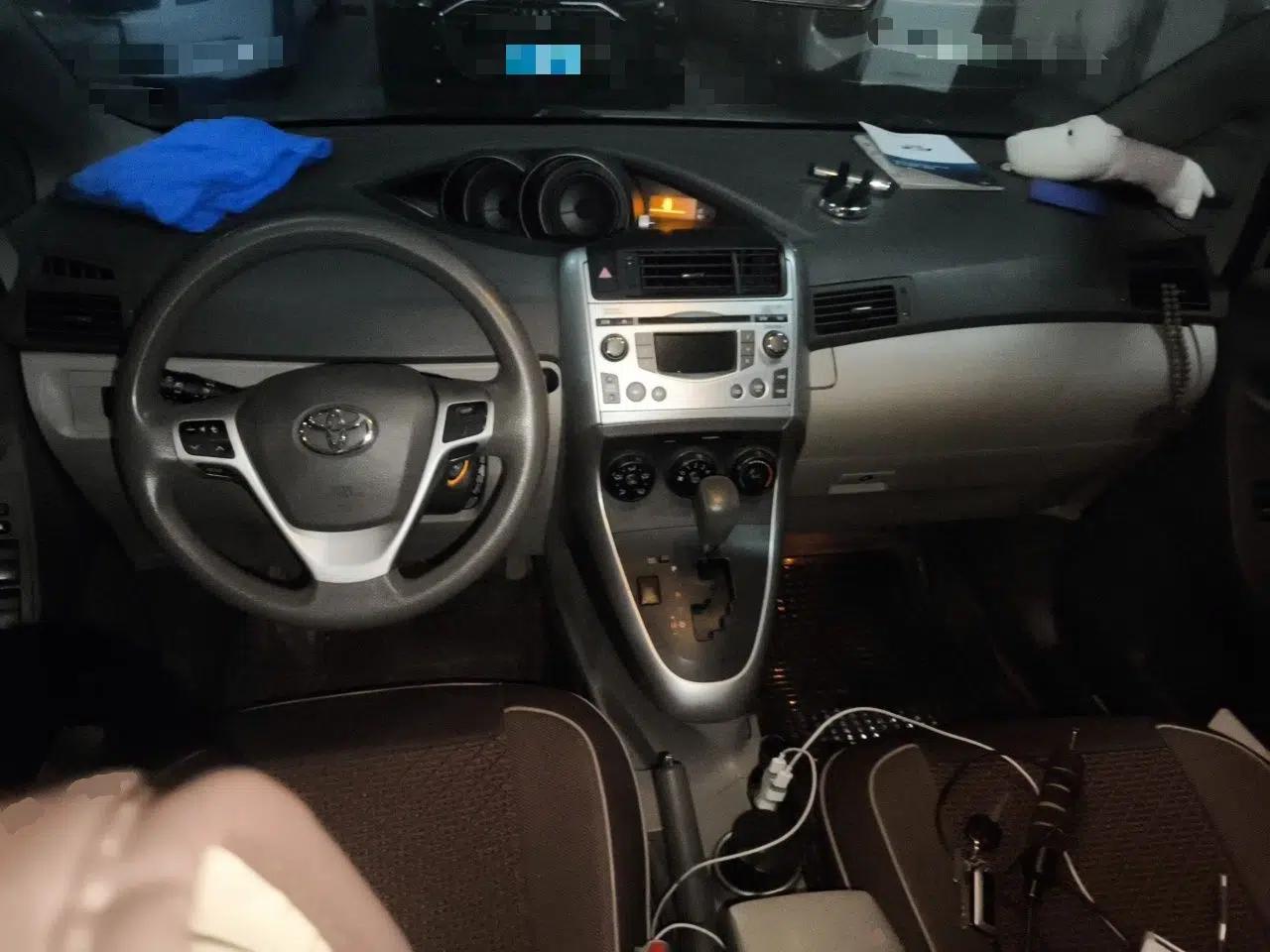 Toyota Verso 2014 Starlight 180E CVT Elite Edition — миниатюра 9