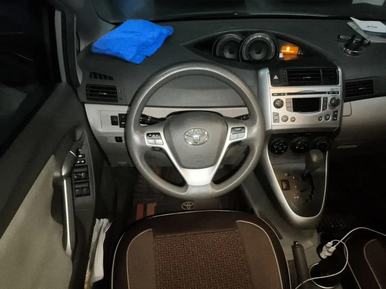Toyota Verso 2014 Starlight 180E CVT Elite Edition — миниатюра 10