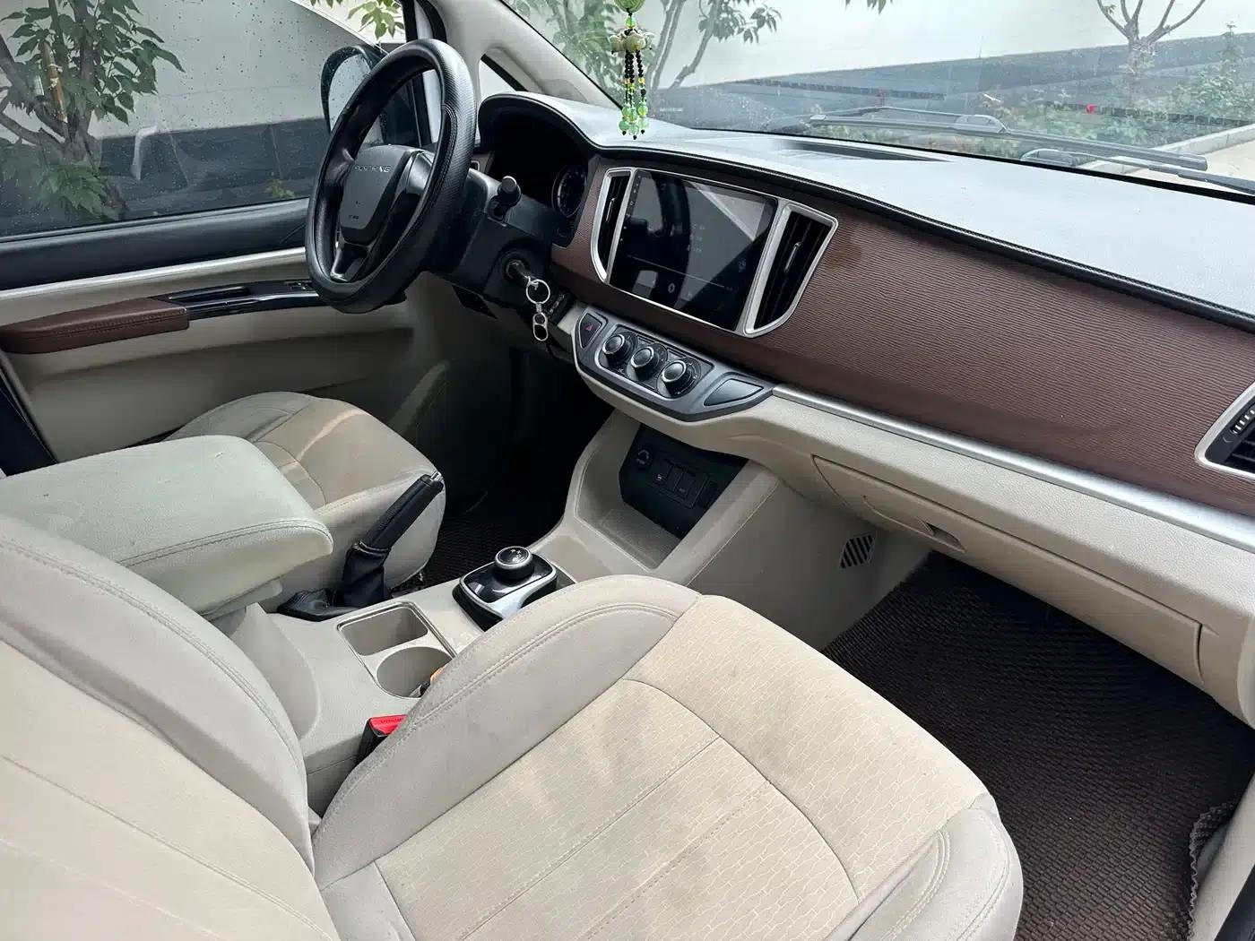 Lingzhi New Energy 2021 Passenger Edition Comfort 9-Seater — миниатюра 9