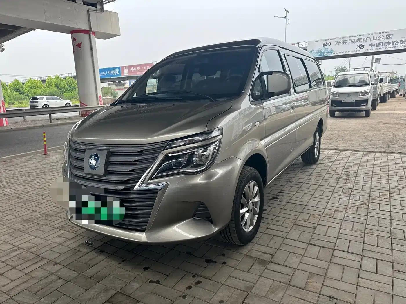 Lingzhi New Energy 2024 Standard Edition Basic 9-Seater — миниатюра 1