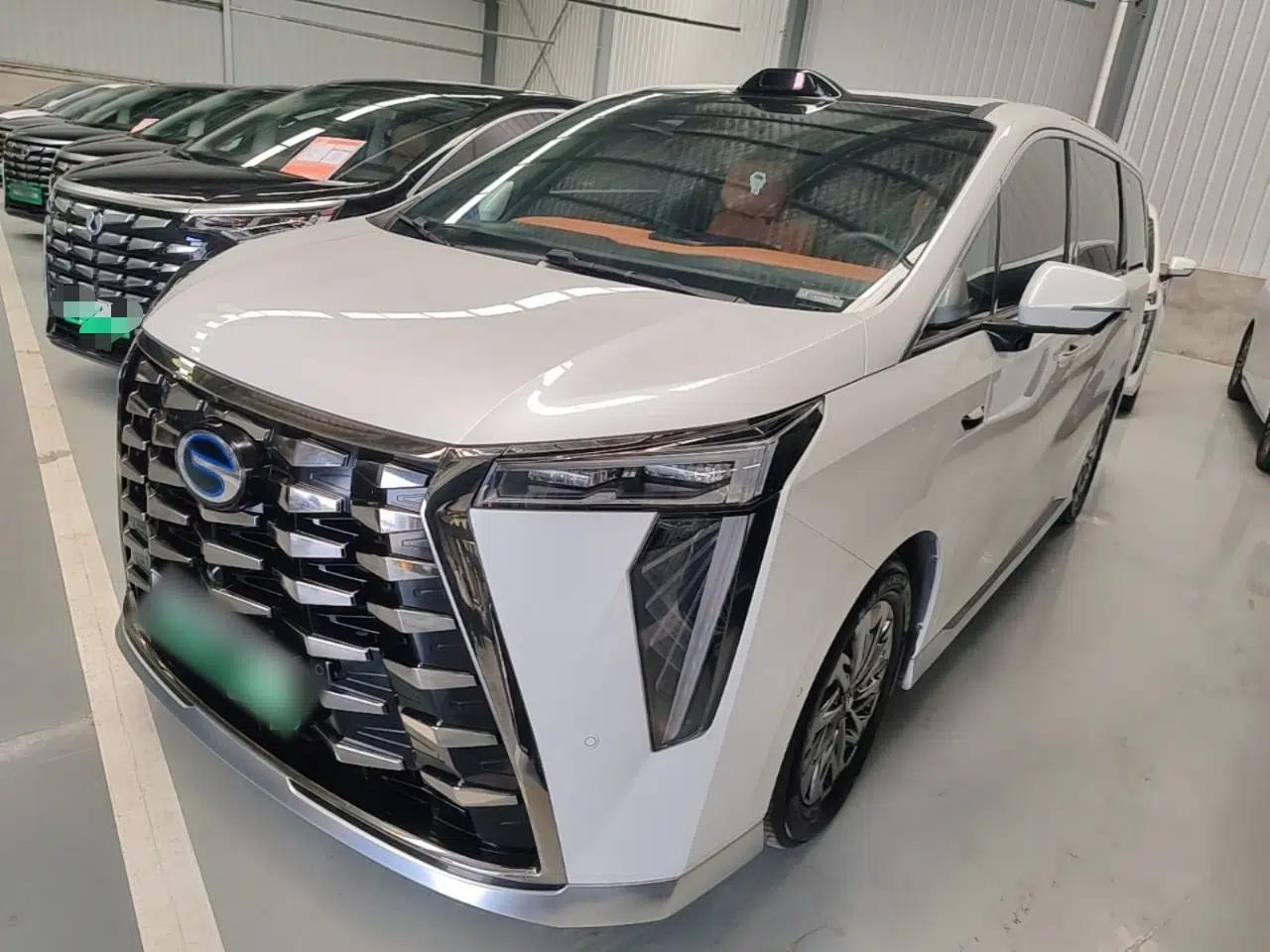 GAC Trumpchi Xiangwang M8 2025 Kunkun Series Ultra First-Class Cabin — миниатюра 1