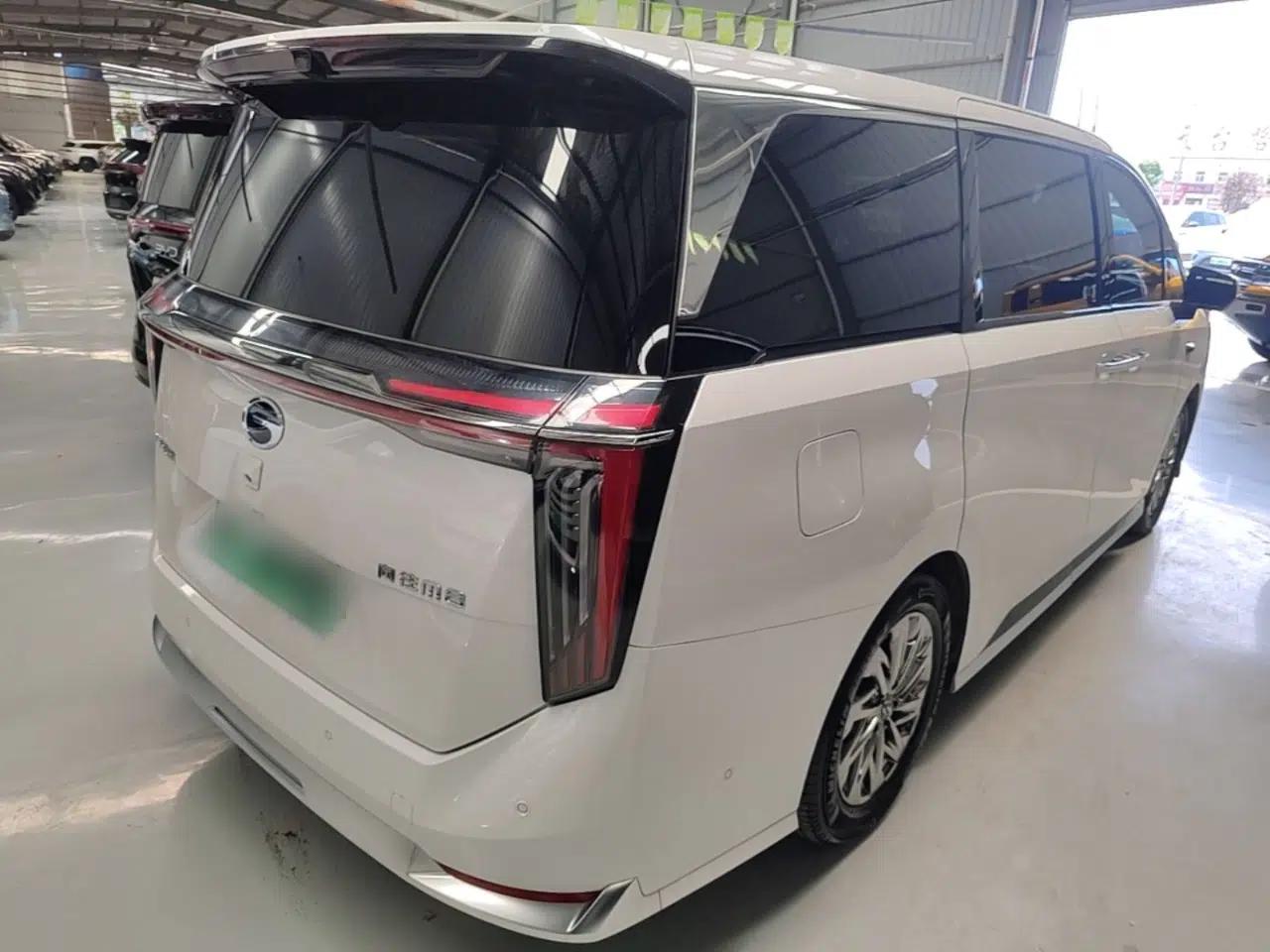 GAC Trumpchi Xiangwang M8 2025 Kunkun Series Ultra First-Class Cabin — миниатюра 6
