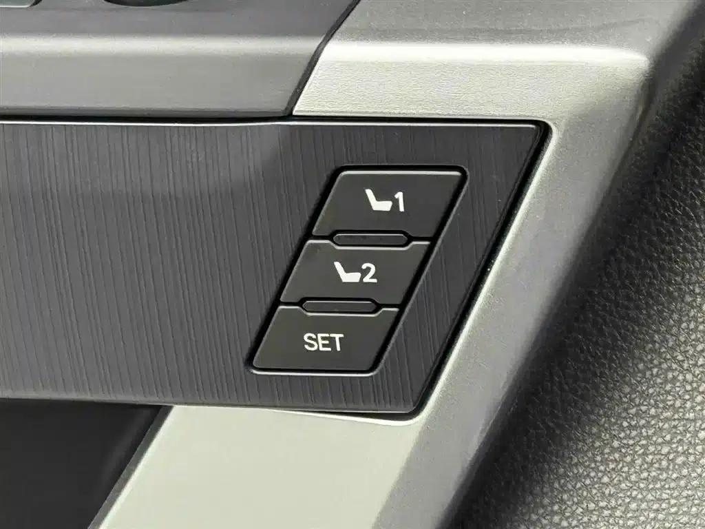 2022 Tundra 3.5T US Spec — миниатюра 19