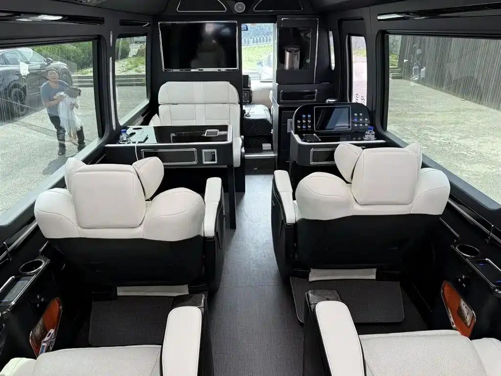 2020 Toyota Coaster 4.0L Manual — миниатюра 18