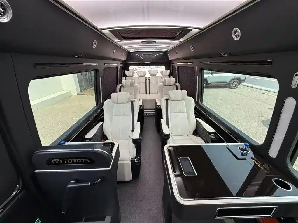 2020 Toyota Coaster 4.0L Manual — миниатюра 20