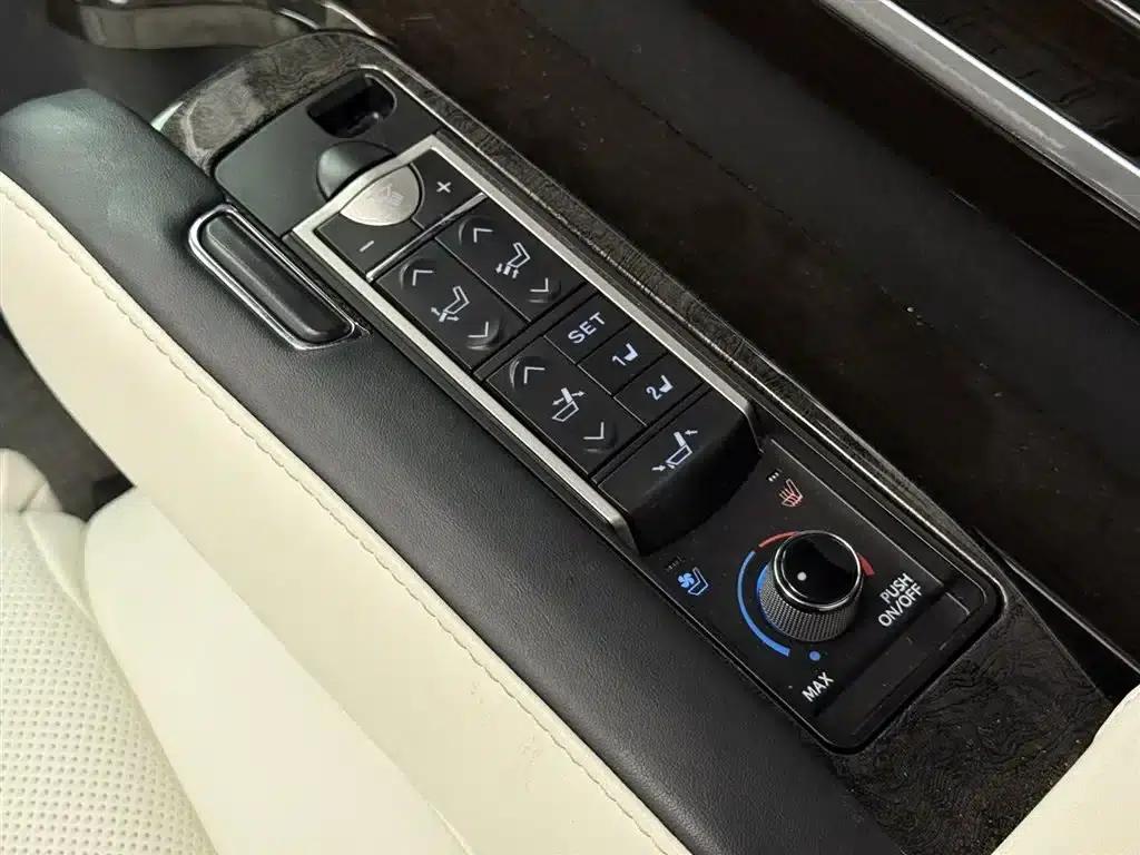 2020 Toyota Coaster 4.0L Manual — миниатюра 28