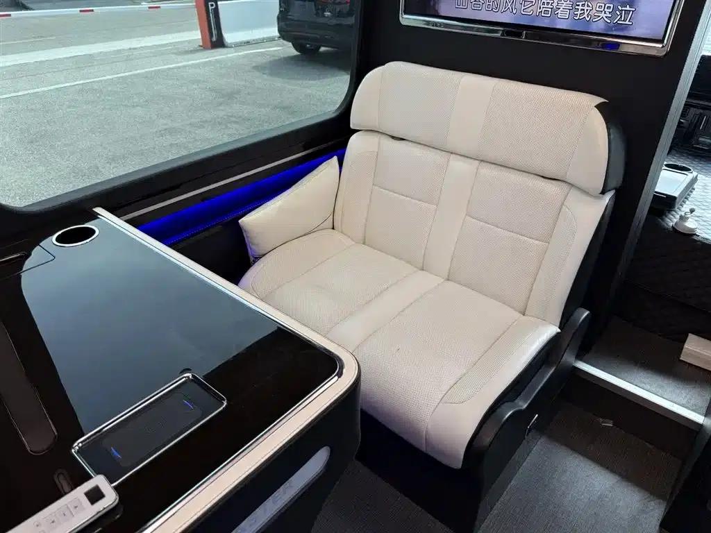 2020 Toyota Coaster 4.0L Manual — миниатюра 36