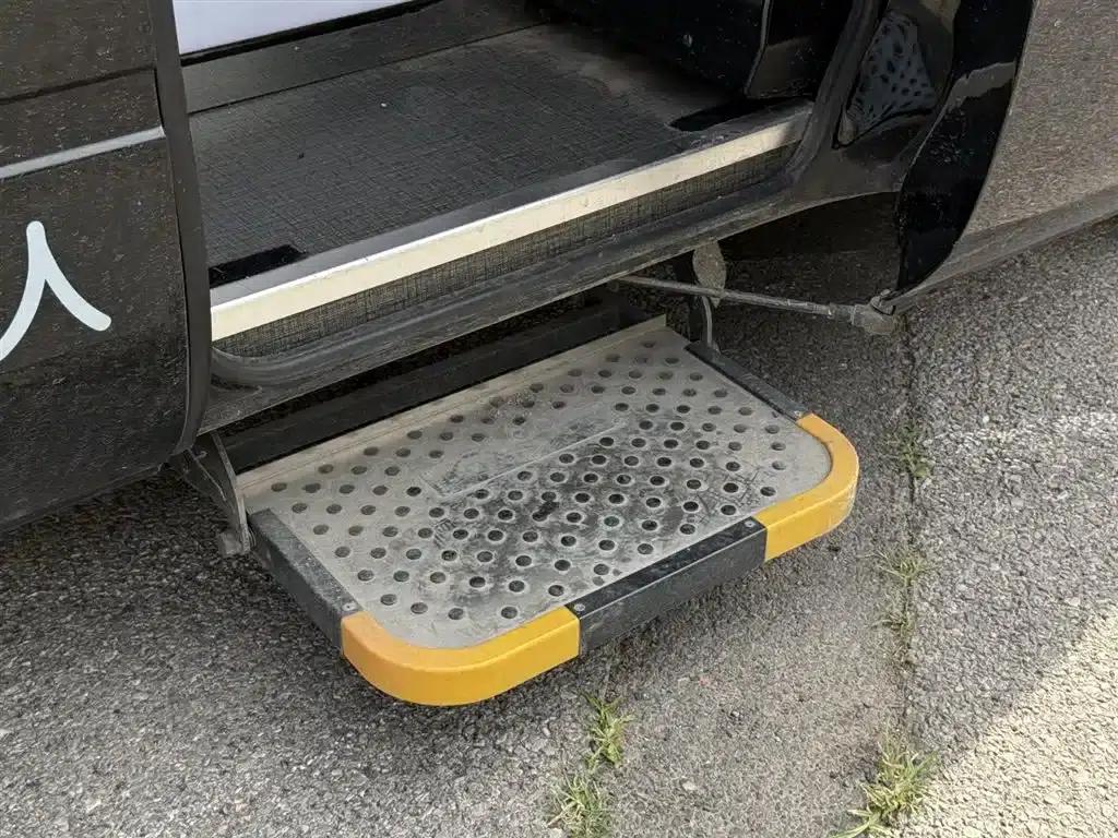 2020 Toyota Coaster 4.0L Manual — миниатюра 43